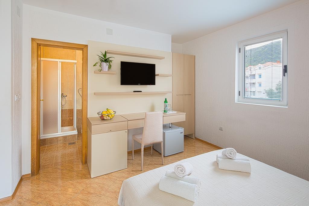 Budva Inn Guest House מראה חיצוני תמונה